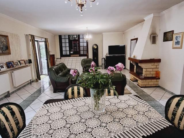 Przestronny dom 240 m² z kominkiem i tarasem