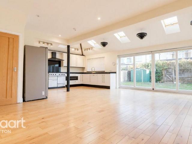 Godalming Avenue, WALLINGTON 3 bed semi detached house to rent £2,500 pcm £577 pw