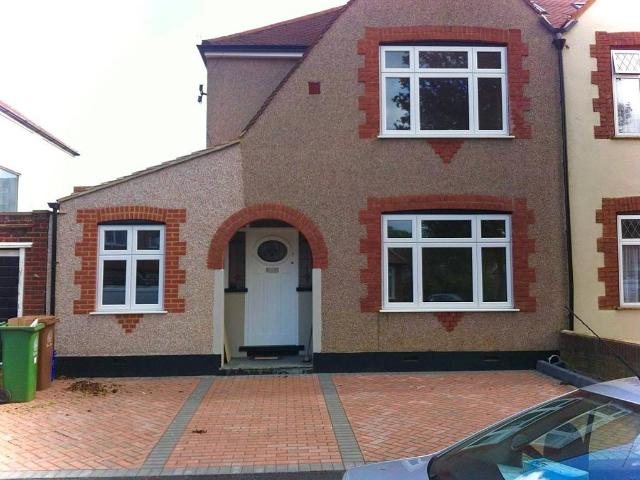 Godalming Avenue, WALLINGTON SM6 3 bed semi detached house to rent £2,500 pcm £577 pw