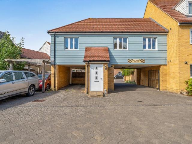 Godfrey Marchant Grove, Millers Gate. 2 bed apartment to rent £1,195 pcm £276 pw