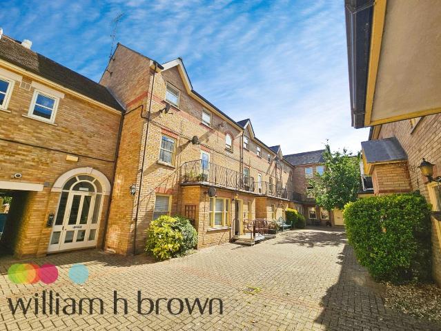 Godfreys Mews, Chelmsford CM2, 2 bed flat to rent, £1,400 pcm | PrimeLocation