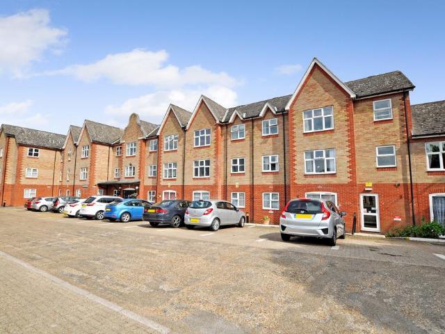 Godfreys Mews, Chelmsford, Essex 1 bed flat to rent £1,200 pcm £277 pw