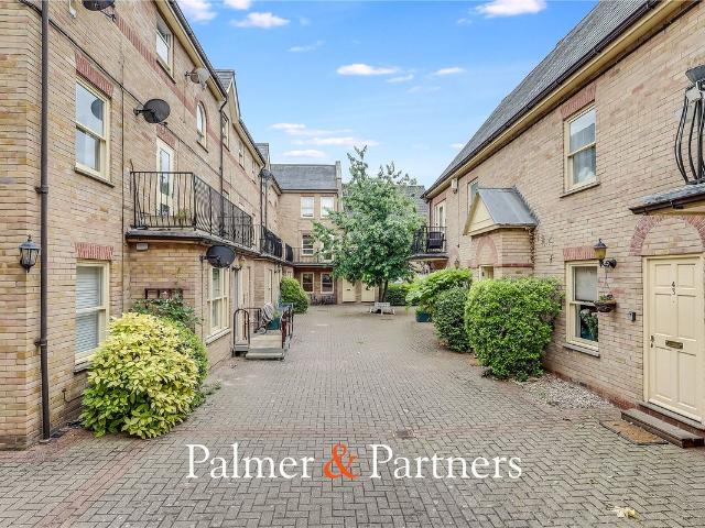 Godfreys Mews, Chelmsford, Essex CM2, 2 bed flat to rent, £1,400 pcm | PrimeLocation