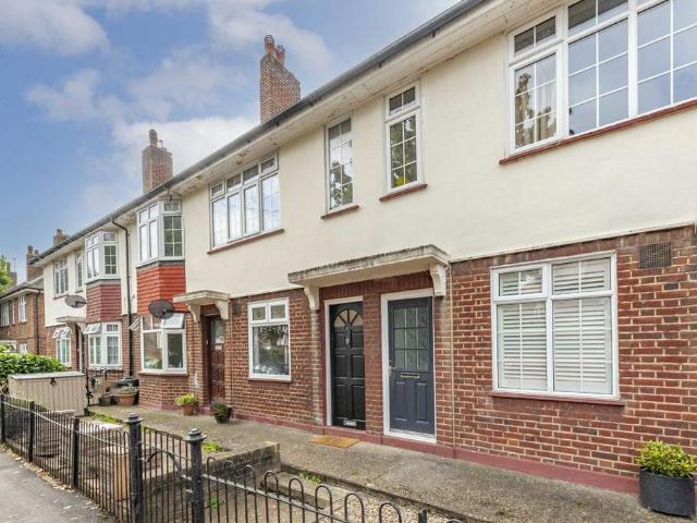 Godley Road, London SW18 2 bed flat to rent £2,150 pcm £496 pw