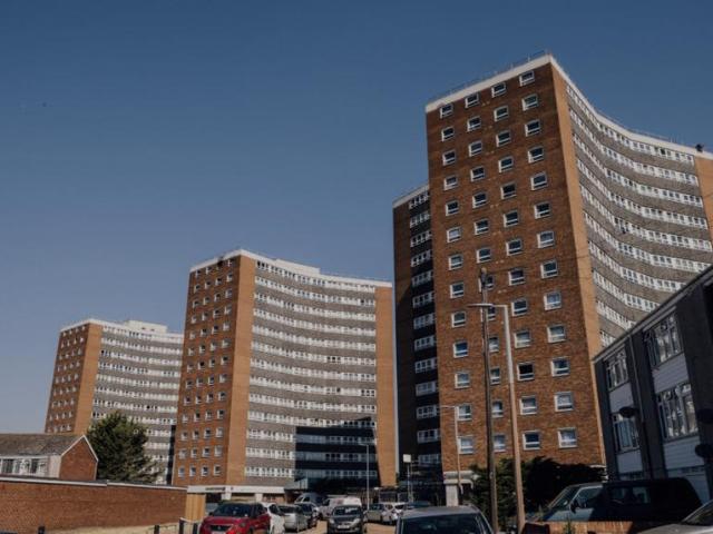 Godman Road, Grays RM16 3 bed flat to rent £1,400 pcm £323 pw