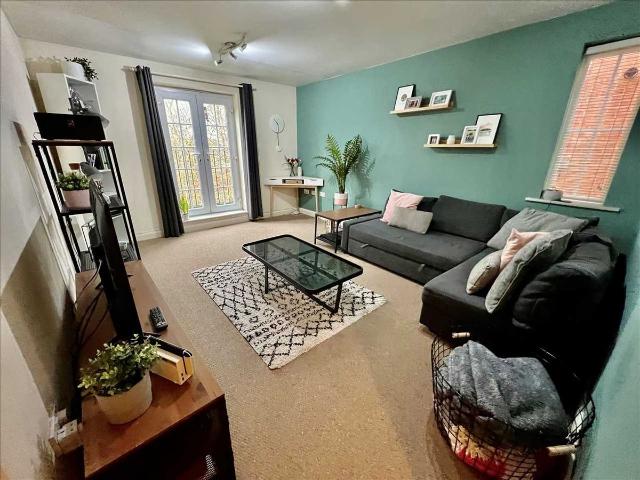Godolphin Close, Ellesmere Park, Eccles M30, 2 bed flat to rent, £1,000 pcm | PrimeLocation