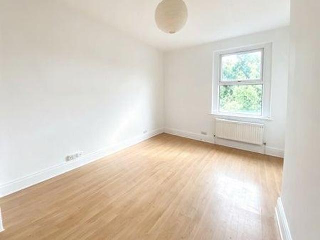 Godson Road, Croydon CR0 1 bed in a house share to rent £700 pcm £162 pw