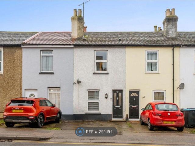 Godstone Road, Whyteleafe CR3, 2 bed terraced house to rent, £1,750 pcm | PrimeLocation