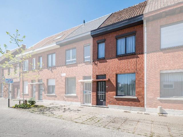Goed onderhouden 2 slaapkamer woning met tuin te Lokeren