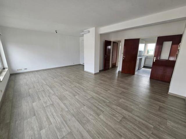 Goed gelegen appartement met twee slaapkamers en staanplaats