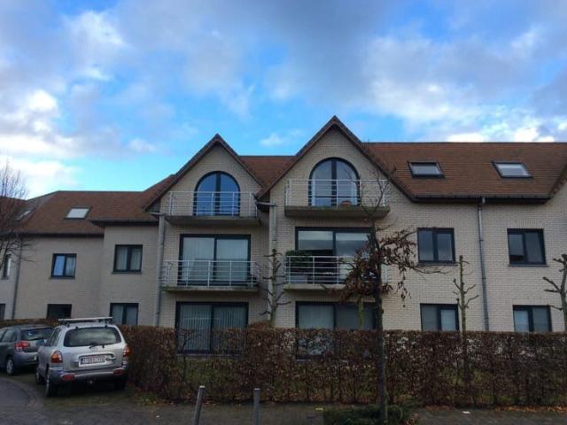 Goed gelegen, groot en rustig appartement Jabbeke met garage