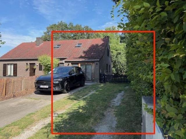 Goed gelegen knus huisje met tuin en oprit