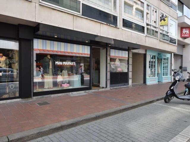 Goed gelegen handelspand op de Kustlaan nabij het Lichttoren