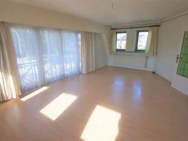 Goed gelegen ruim 2 slaapkamer appartement
