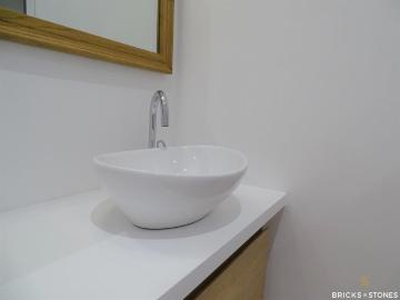Goedgelegen studio in uitstekende staat