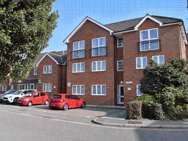Gogmore Lane, Chertsey KT16, 1 bed flat to rent, £1,200 pcm | PrimeLocation