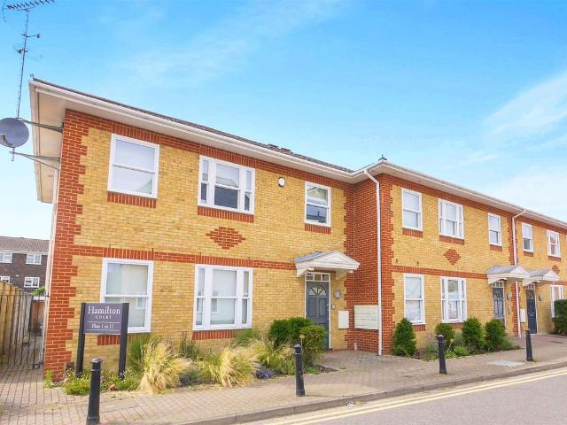 Gogmore Lane, Chertsey KT16, 1 bed flat to rent, £1,300 pcm | PrimeLocation