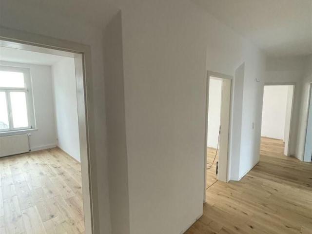 Gohlis Süd! helle 2 Zimmer Whg* neuer Fußboden* sep. Küche*Tageslichtbad mit Dusche