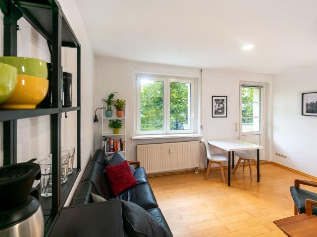 Gohlis Süd with balcony, Leipzig Amsterdam Apartments for Rent