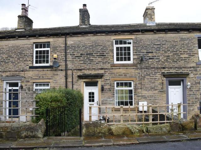 Goit Side, Booth, Halifax HX2 2 bed terraced house to rent £795 pcm £183 pw