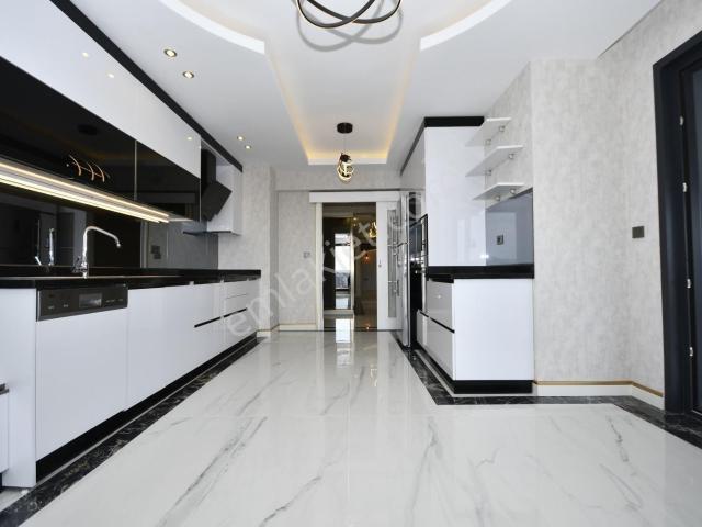 Göktaş'tan Şık Tasarımlı Modern Sitede K.garajlı Ultra Lüx 4+1