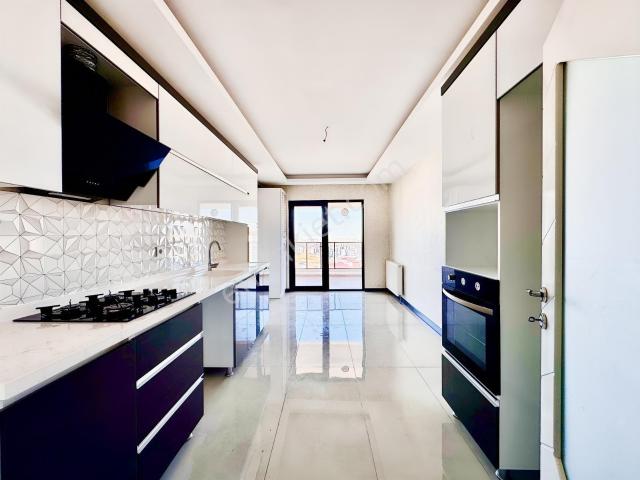 Göktaş'tan█ Ultra Lüx Sitede Ara Kat K.garajlı 190 M2 4+1 Daire