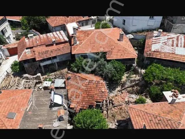 Göktepe Mahallesinde 135 M² Arsa İçerisinde 123 M² Yapı