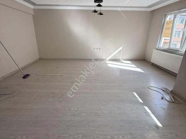 Göktürk Gayrimenkulden Seyhsinan Kumyol Caddesi Üzeri 3+1 Satılık Daire