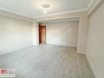 Göktürk'te 100m² 2+1 Satılık Arakat Daire