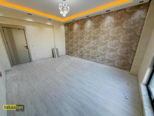 Göktürkte Cadde Cepheli Prestijli Sıfır 2,5+1 Daire