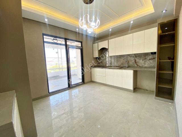 Göktürk'te Göz Alıcı Tasarımıyla Kat Ve Cephe Sçnk.ultralüx 2+1