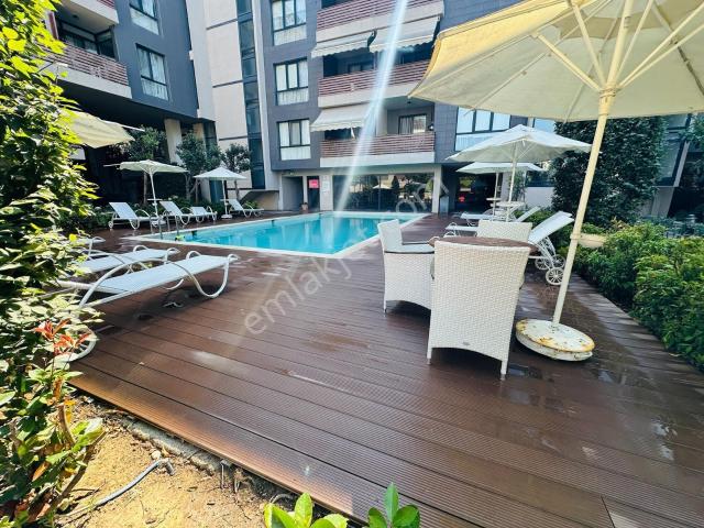 Göktürk'te Site İçinde Havuz Manzaralı 3+1 199m2 Kiralık Daire