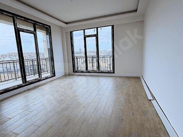 Göktürkte Site İçinde Yüksek Konumlu Ferah 2+1 Kiralık
