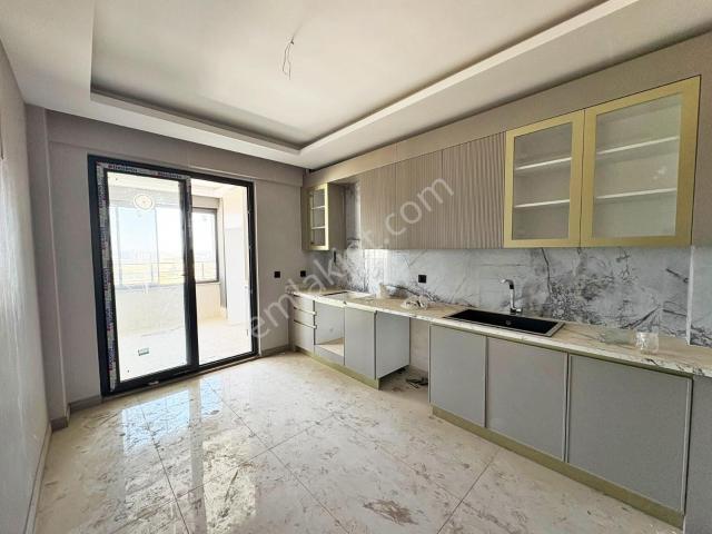 Göktürk'te Stadyum Dibinde Yemek Odalı Yerden Isıtma Genş Balkon