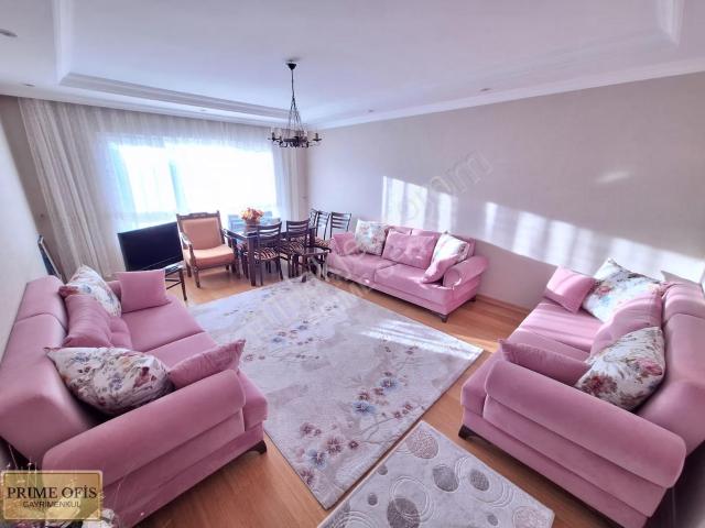 Gökçen Efe Sitesi Metro Yakını Geniş 3+1 Site Dairesi
