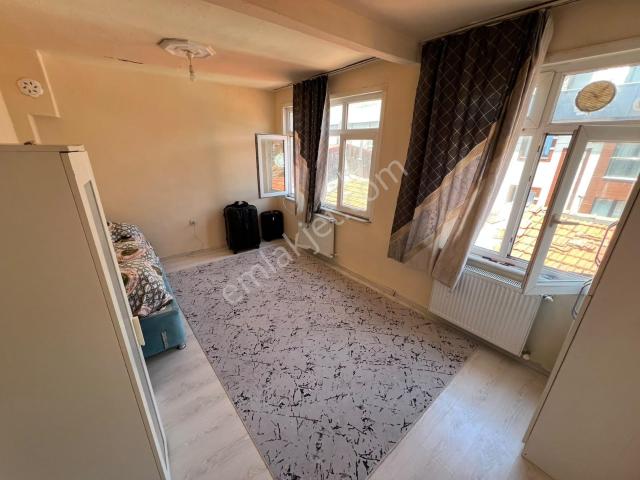 Gök Oryap'tan Satılık Merkezi Konumda 1+1 70m² Fırsat Daire !