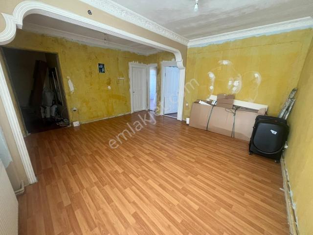Gök Oryap'tan Satılık Merkezi Konumda 2+1 80m² Fırsat Daire !