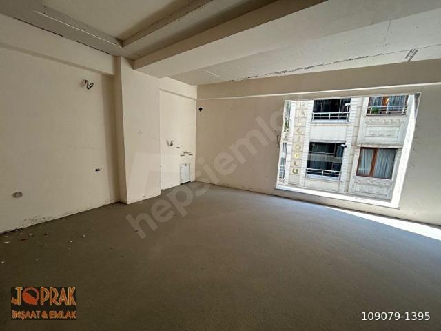 GÖKALP MAHALLESİNDE MARMARAYA YAKIN YERDEN ISITMALI & AMERİKAN MUTFAKLI 1+1 FIRSAT DAİRE!