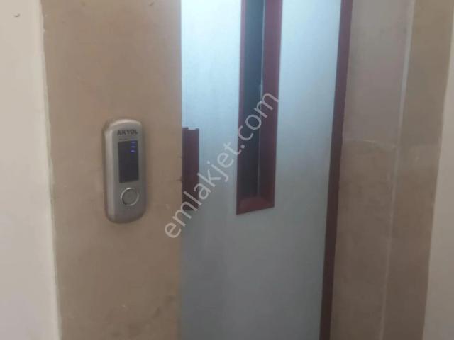 Gökay Emlaktan Şehir Merkezinde Teraslı Eşyalı 2+1 Kiralık Daire