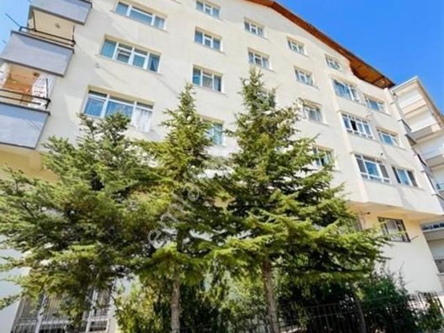Gökhan Emlak'tan Güzel Sanatlar Lise Yanında Geniş Satılık Daire