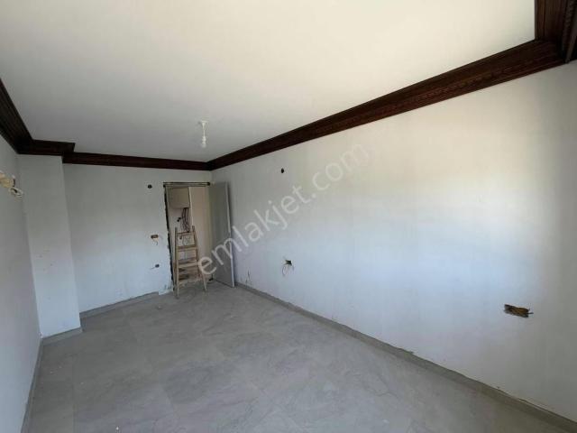 Gökova Mah.de Havuzlu 2+1 Daire Satılık