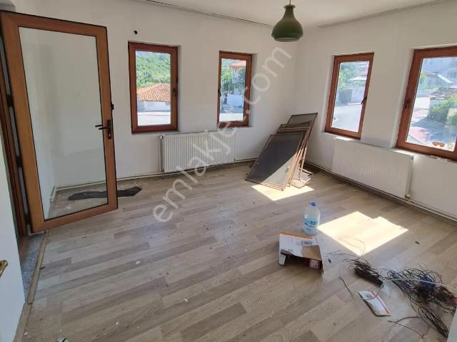 Gökova Merkezde 1+1 Kiralık Boş Daire