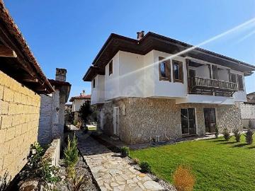 Gökova Merkezde Havuzlu Kiralık Villa