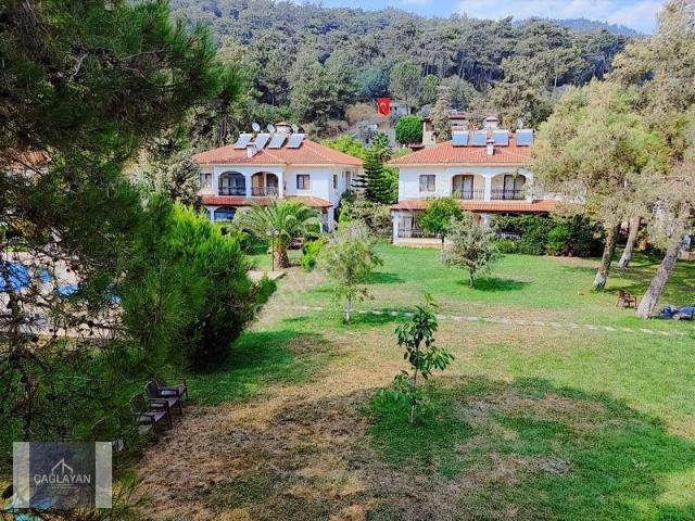 Gökova Villalarında, Havuz Ve Doğa Manzaralı Satılık Yazlık