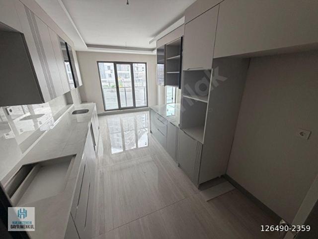 GÖKSU MAH' DE 1. KATTA 150 M2 4+1 OTURUMA HAZIR SIFIR DAİRE.