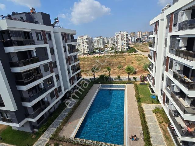 Göksu'da Havuzlu Lüx Sitede 1+1 Kiralık Daire