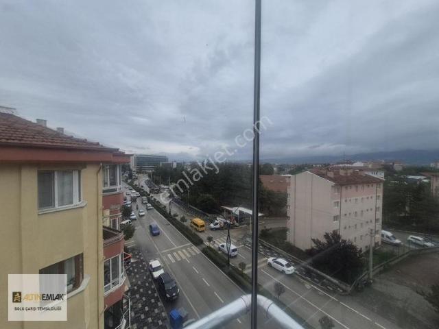 Gölyüzü'nde, Cadde Üzeri, Asansörlü, Garajlı 2+1 Kiralık Daire