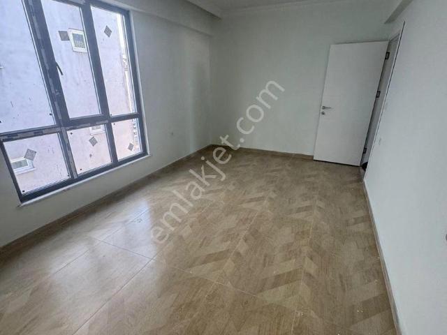 Göl Manzaralı 2+1 Satılık Lüks Daire