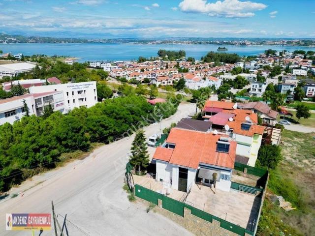 Göl Manzaralı Havuzlu 8+1 Lüks Villa Konut & İş Yeri İçin Uygun