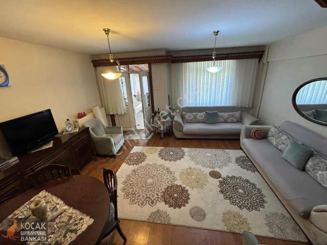 Göl Sahil Caddesine Yakın Mesafede Kiralık Tribleks Villa